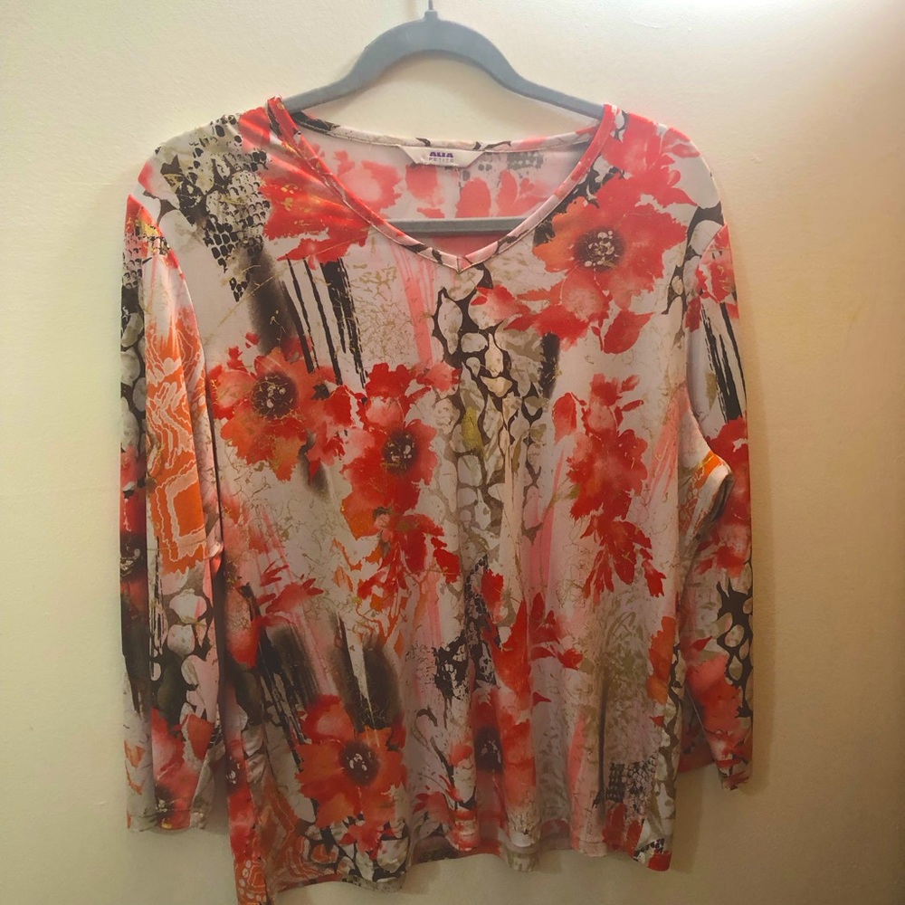 Blouse size medium, buy ALIA Petite, Multicolor, V-neck,
